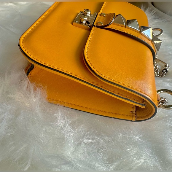 VALENTINO GARAVANI Mini Glam Lock Rockstud Flap Yellow - Picture 5 of 8